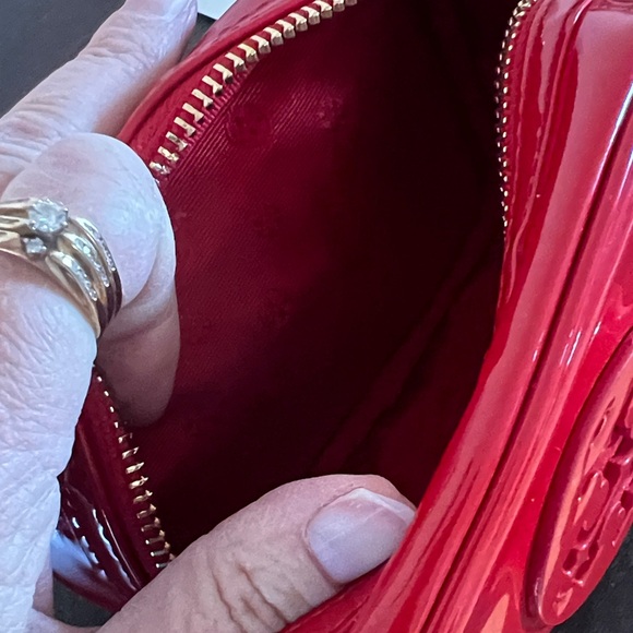 Tory Burch Red Patent Leather Makeup Bag - Picture 3 of 4